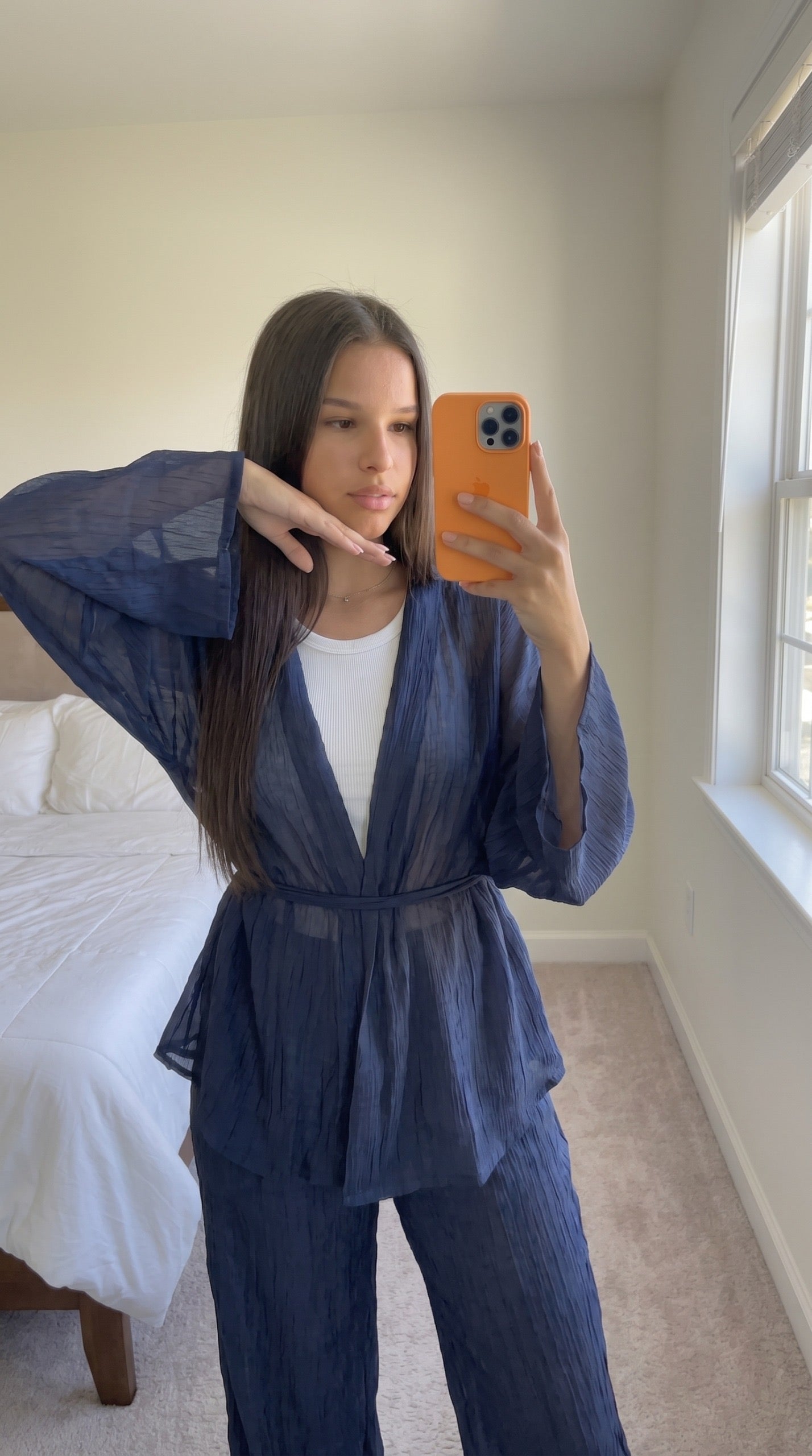 Ensemble oversize voile léger femme – détail gilet transparent