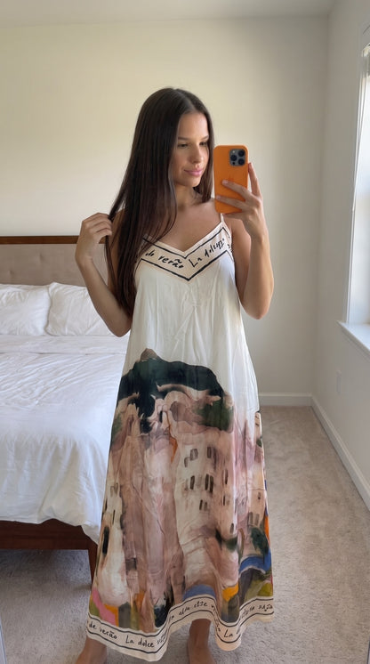 Robe longue fluide imprimée bleu multicolore femme – détail de l'imprimé artistique