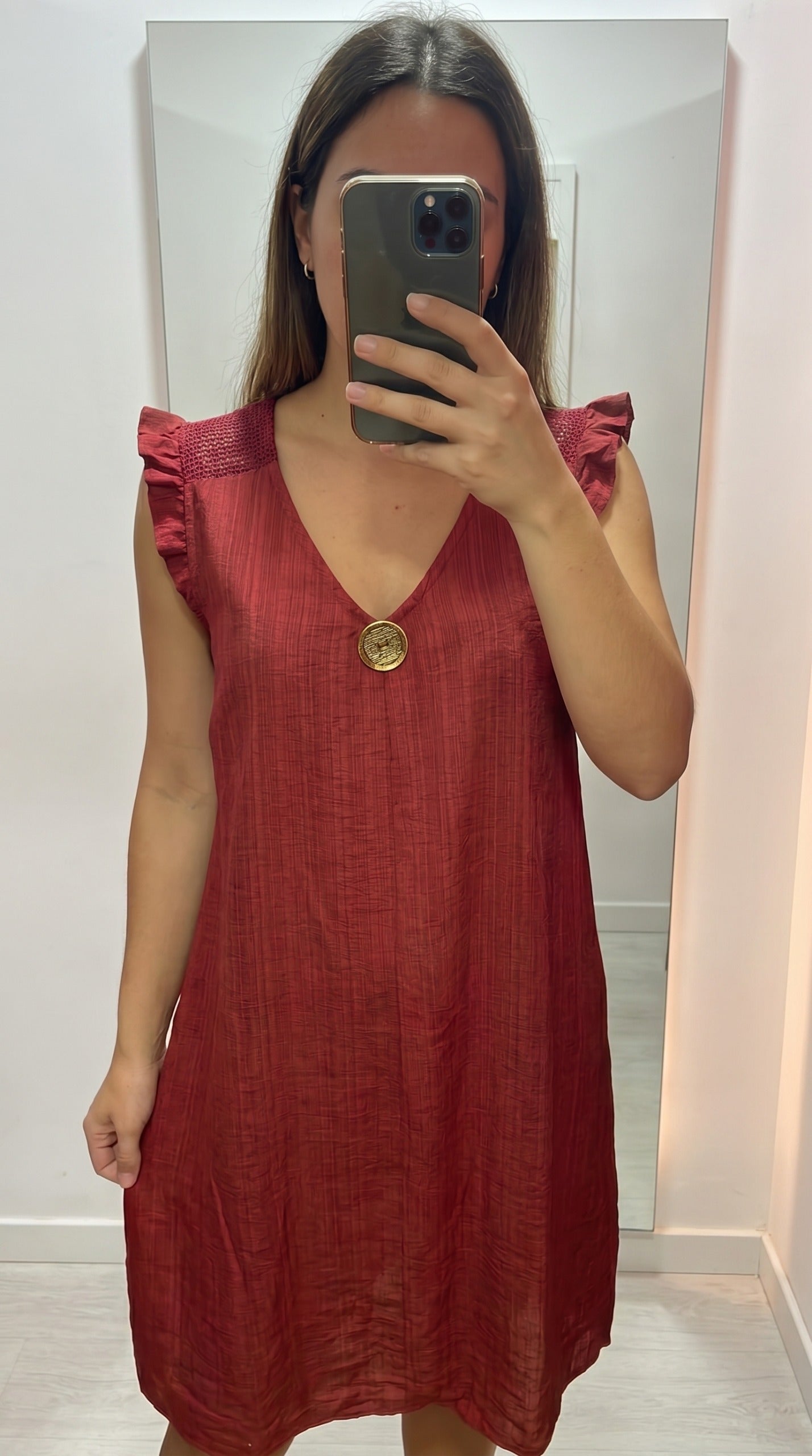 Robe Courte Bordeaux à Volants et Col V