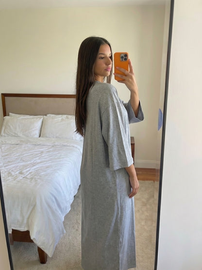 Robe oversize femme blanche manches longues profil