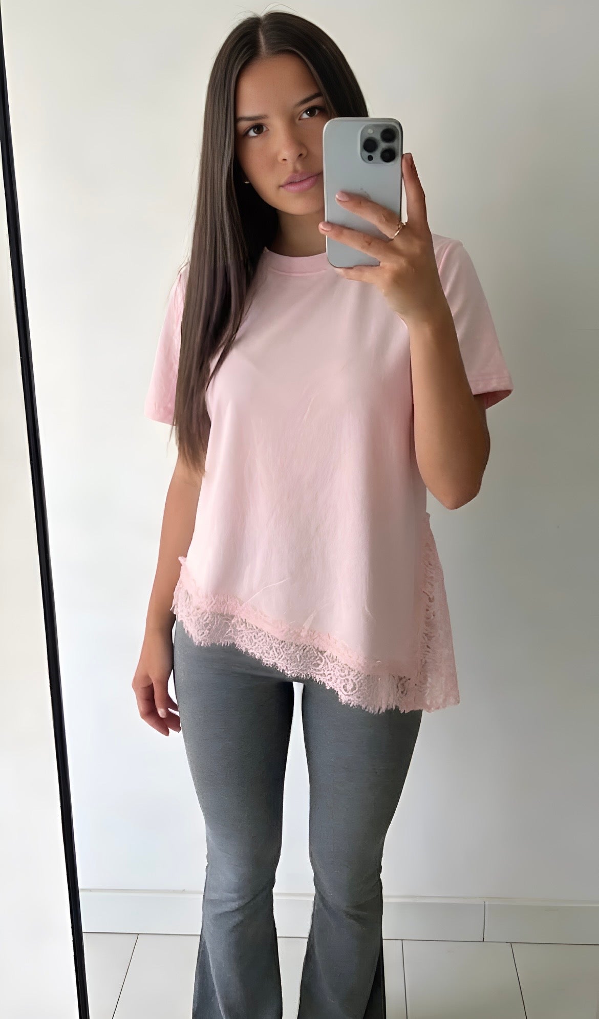 T-shirt dentelle fluide femme haut chic confortable 3 coloris