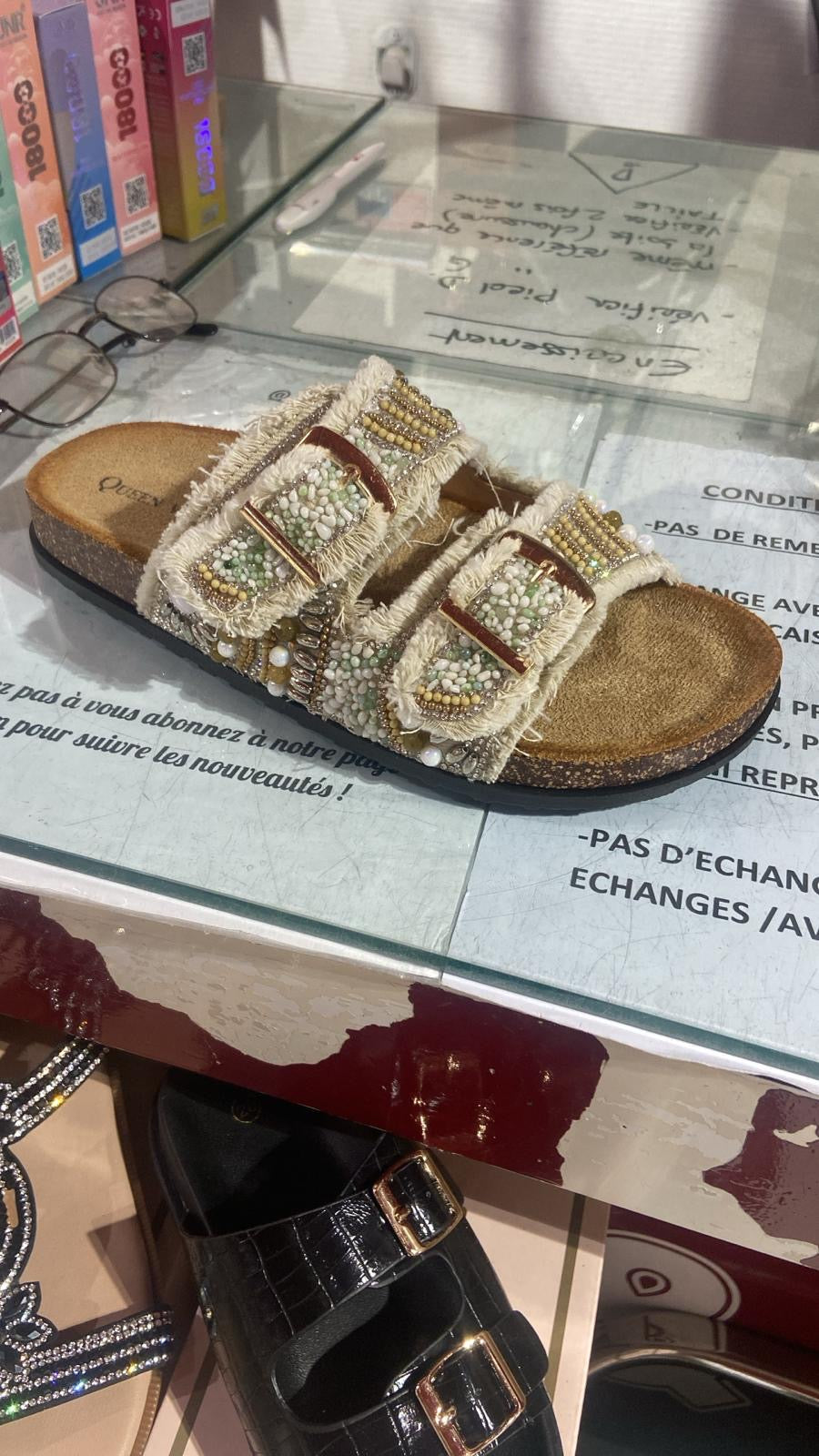 Sandales bohème denim perlé femme – détail perles