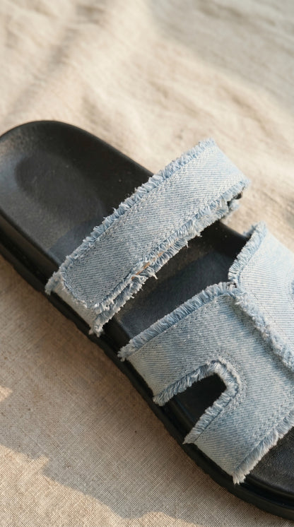 Sandales H denim ajustables femme portées – vue d'ensemble