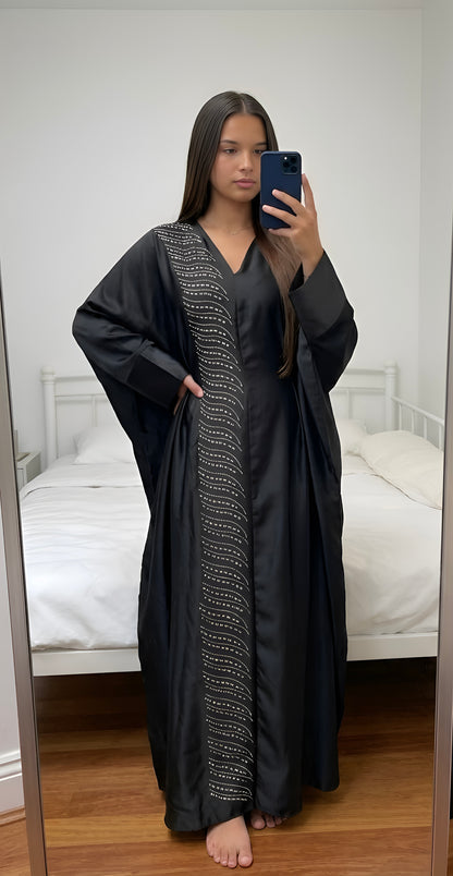 Abaya satin à strass — taille ajustable