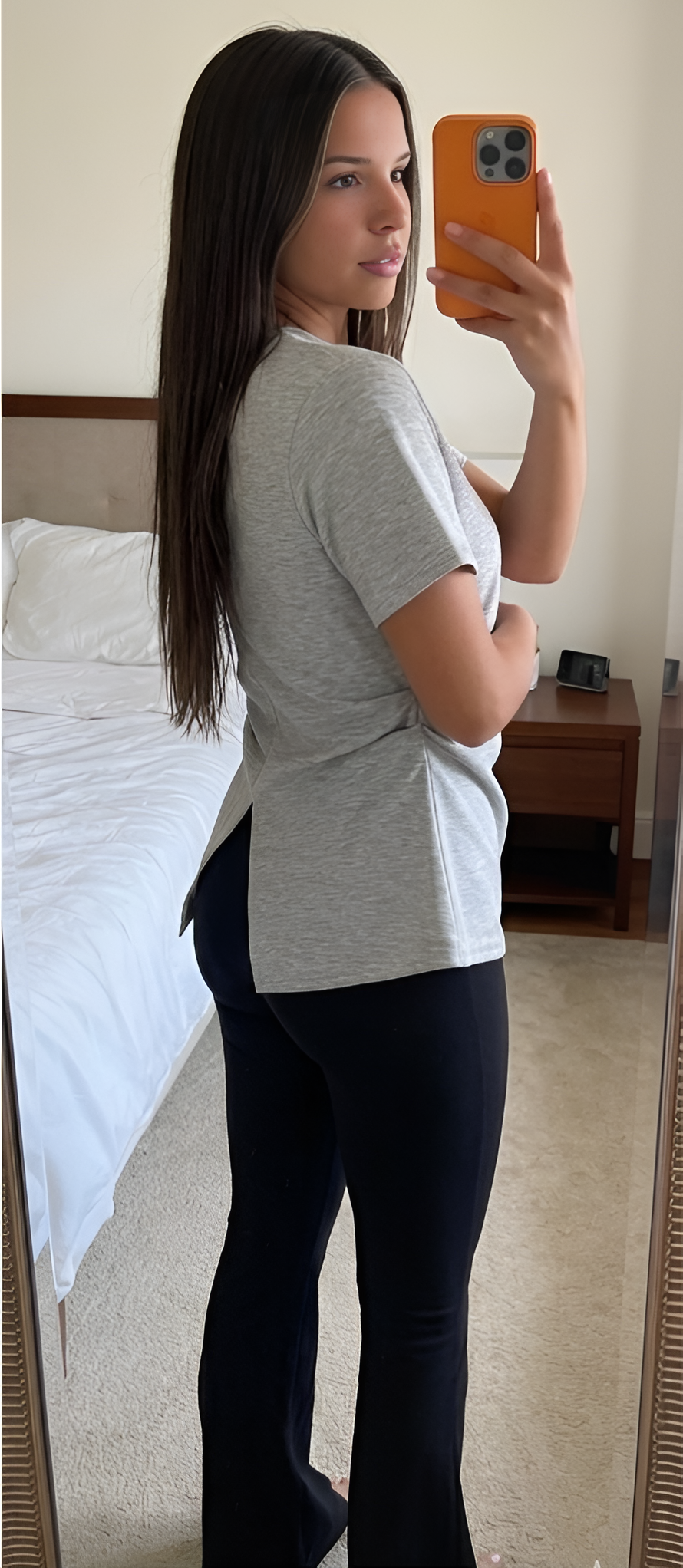 T-shirt cintré fente dos femme blanc porté rentré pantalon