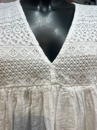 Robe bohème rouge voile de coton femme – détail dentelle