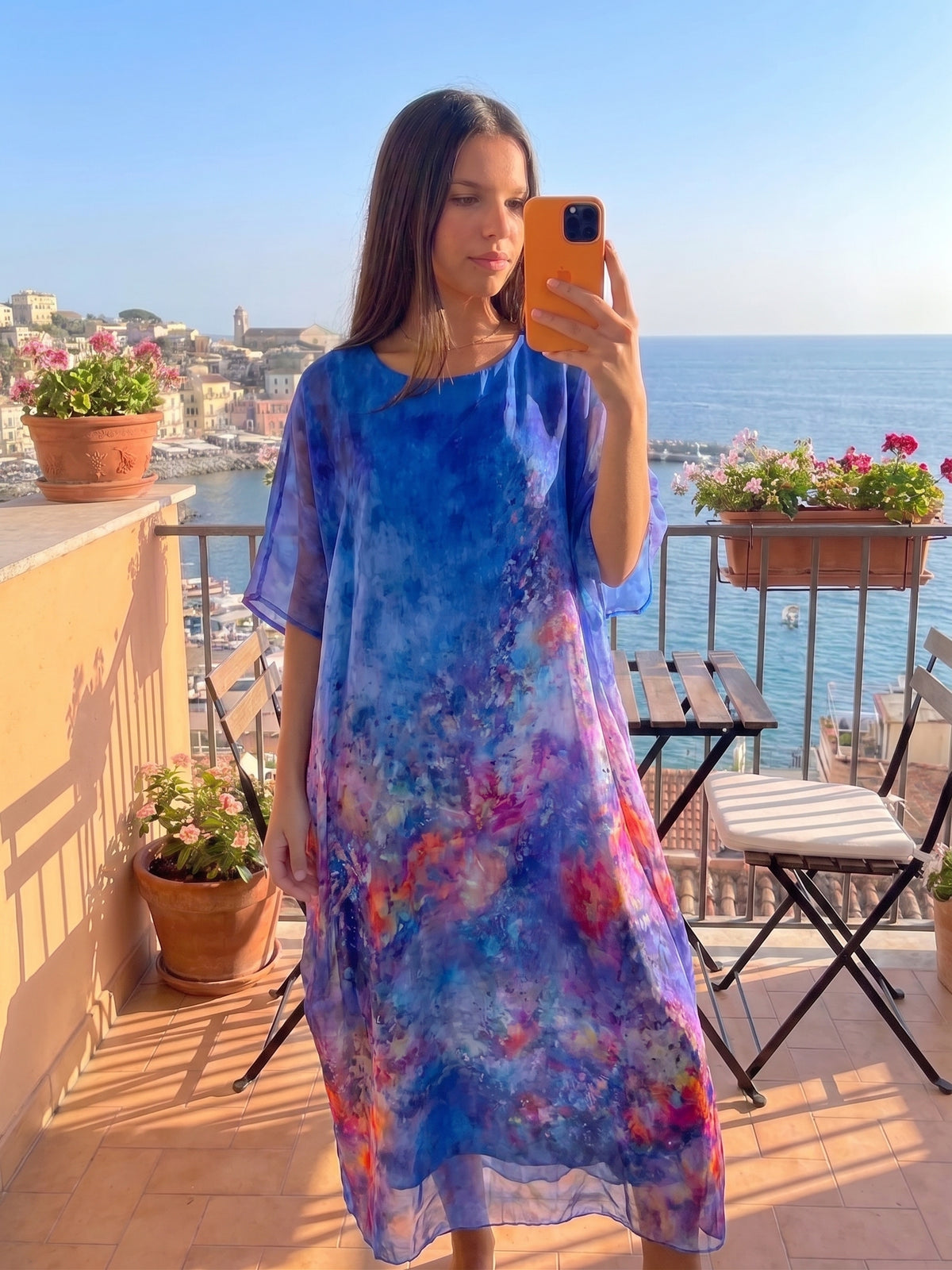 Robe oversize femme en tencel avec doublure viscose et imprimé artistique multicolore, vue de dos