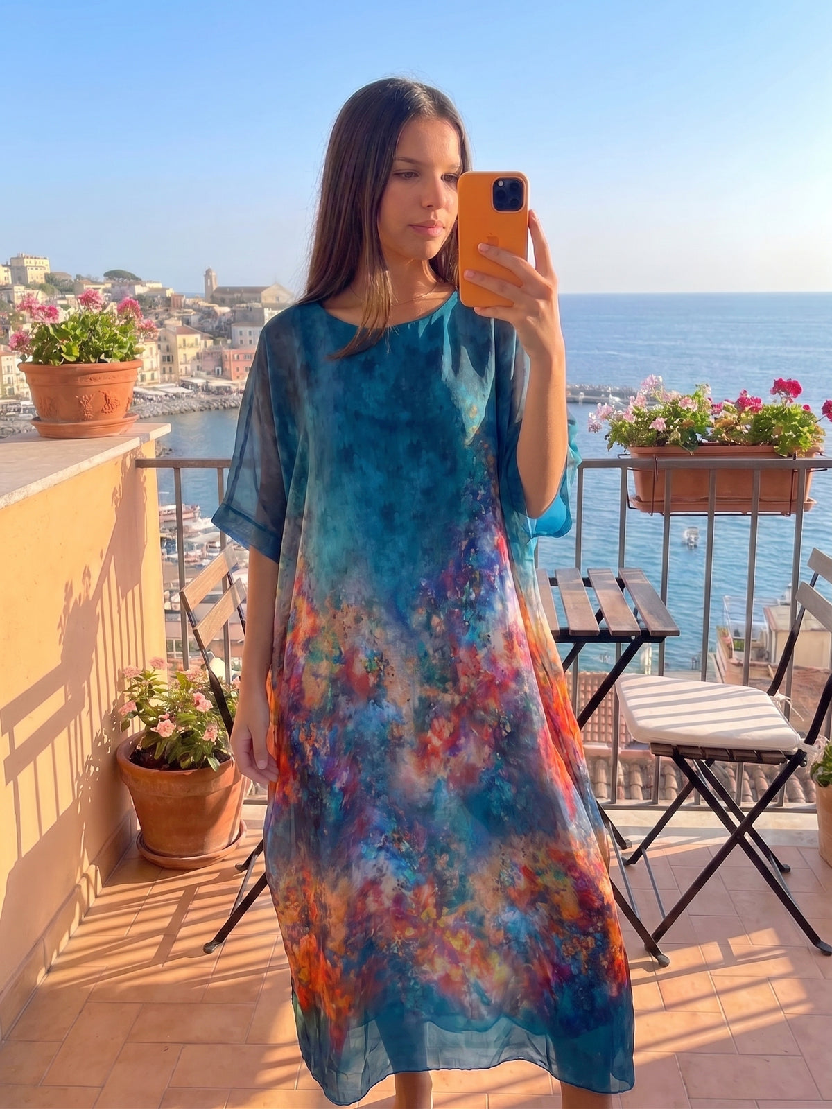 Robe oversize femme en tencel avec doublure viscose et imprimé artistique multicolore, vue de face