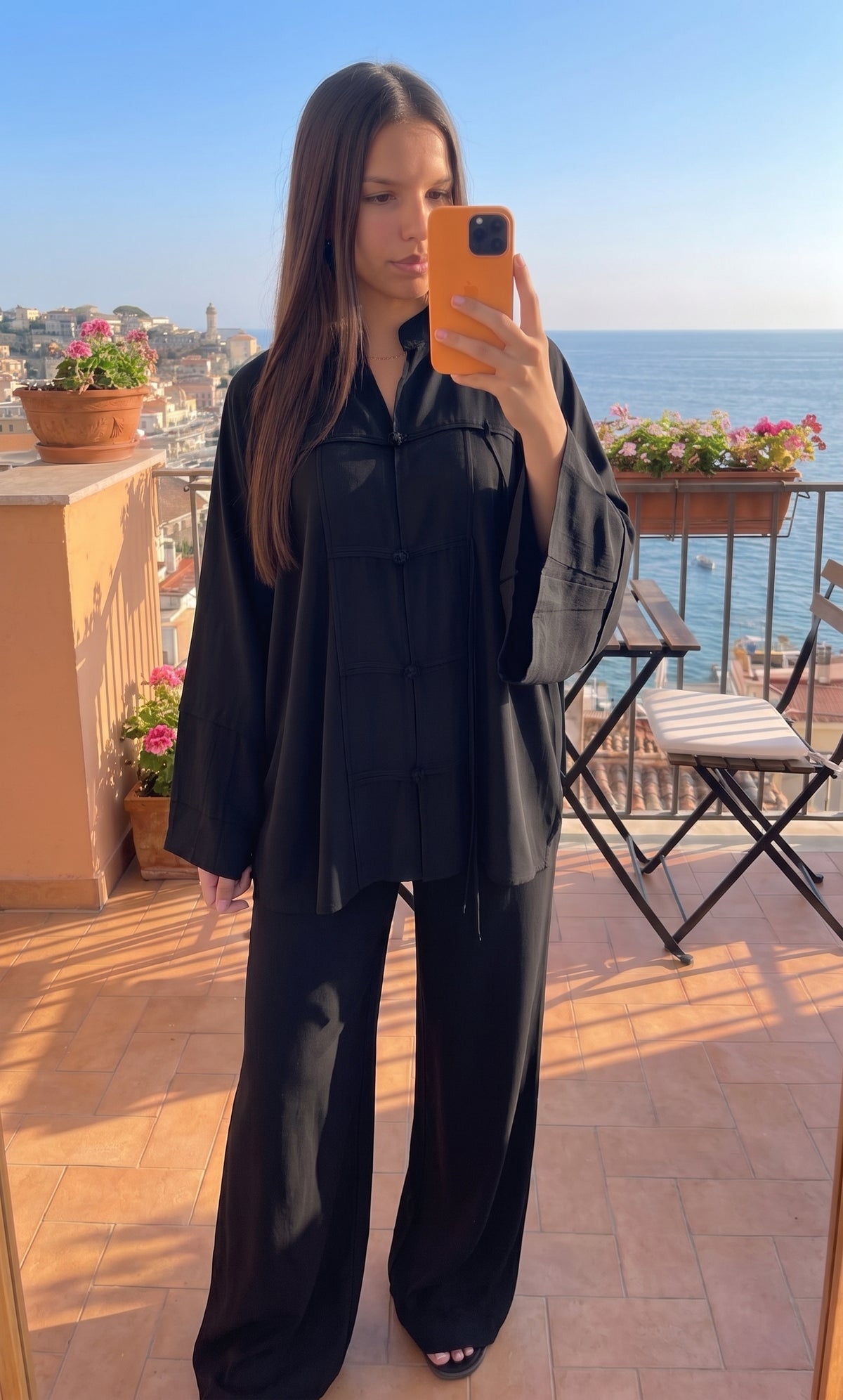 Ensemble oversize fluide femme, détail de la tunique