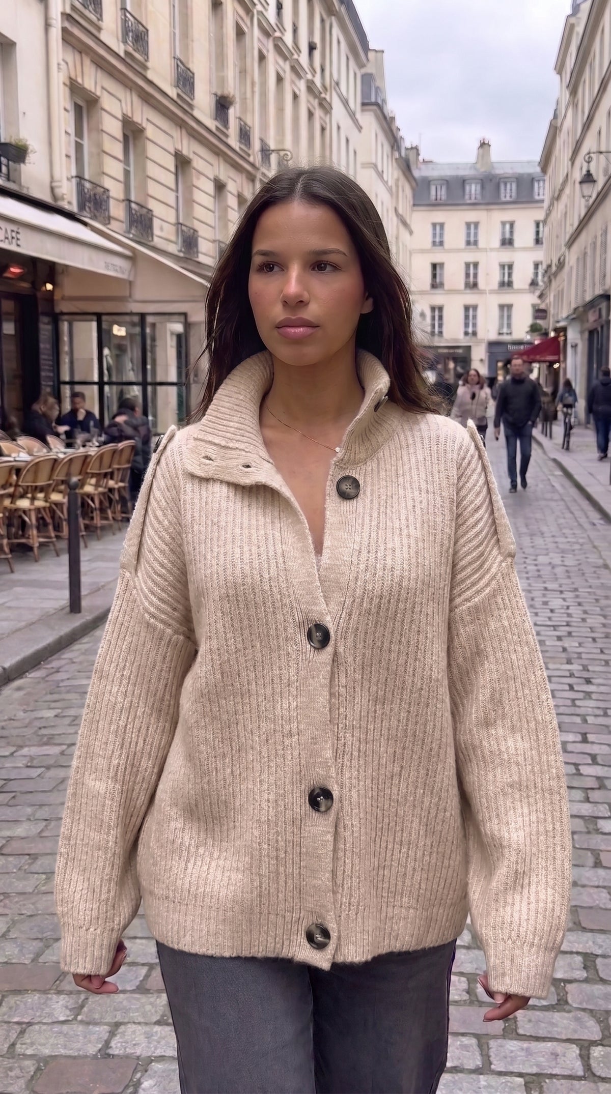 Gilet oversize maille douce femme, vue de dos