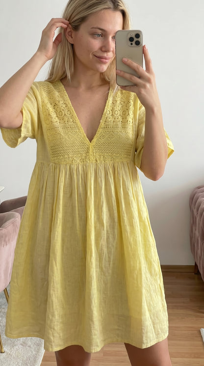 Robe Bohème Rouge en Voile de Coton et Dentelle