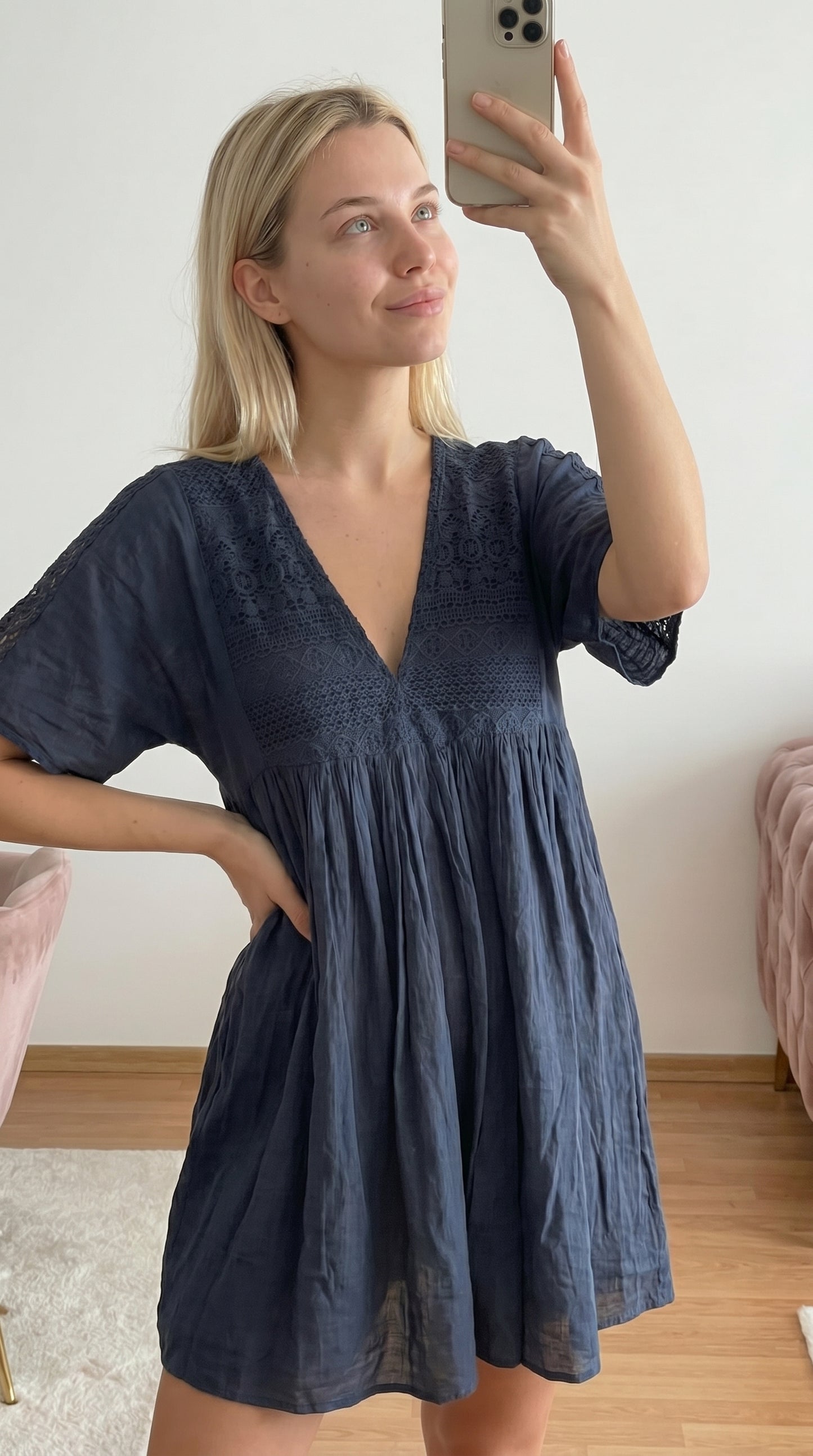 Robe Bohème Rouge en Voile de Coton et Dentelle