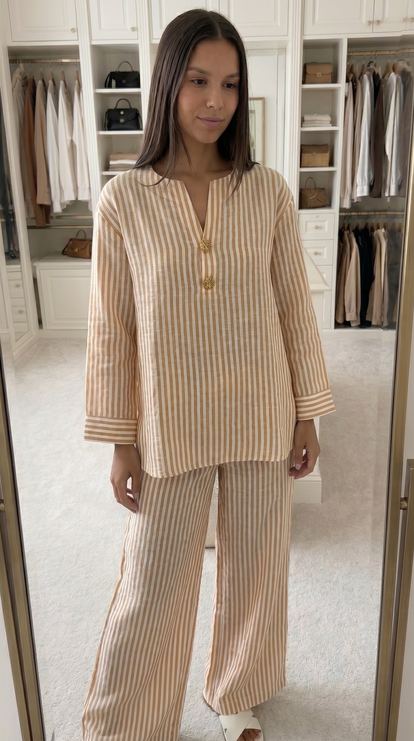 Tenue coordonnée rayée femme bleu oversize – profil silhouette fluide | INES CONCEPT STORE