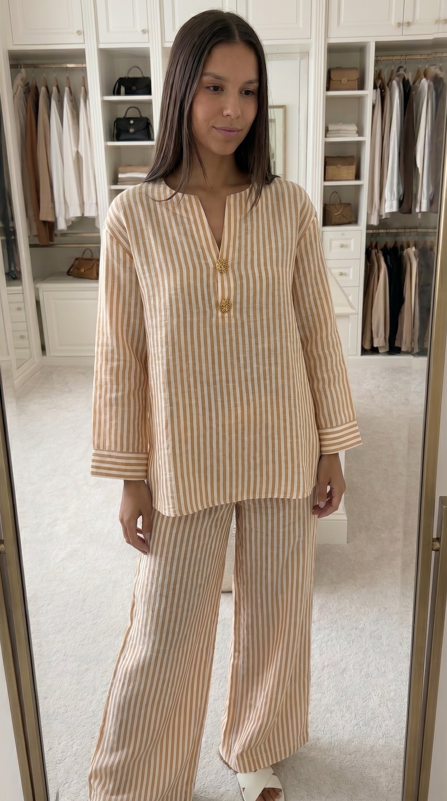 Tenue coordonnée rayée femme bleu oversize – profil silhouette fluide | INES CONCEPT STORE