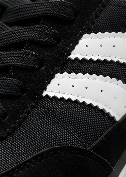 Baskets Urbaines Retro-Chic – Noir & Blanc